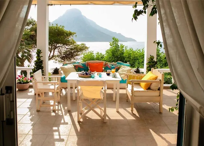 Casa Azul Villa - Seafront Getaway In Kalymnos ヴィラ Myrties